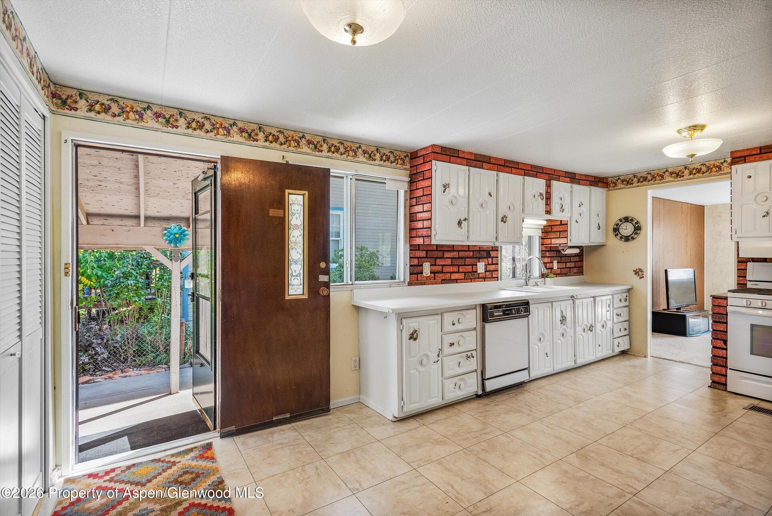 727 Euclid Avenue, Carbondale, CO 81623 - Photo 7