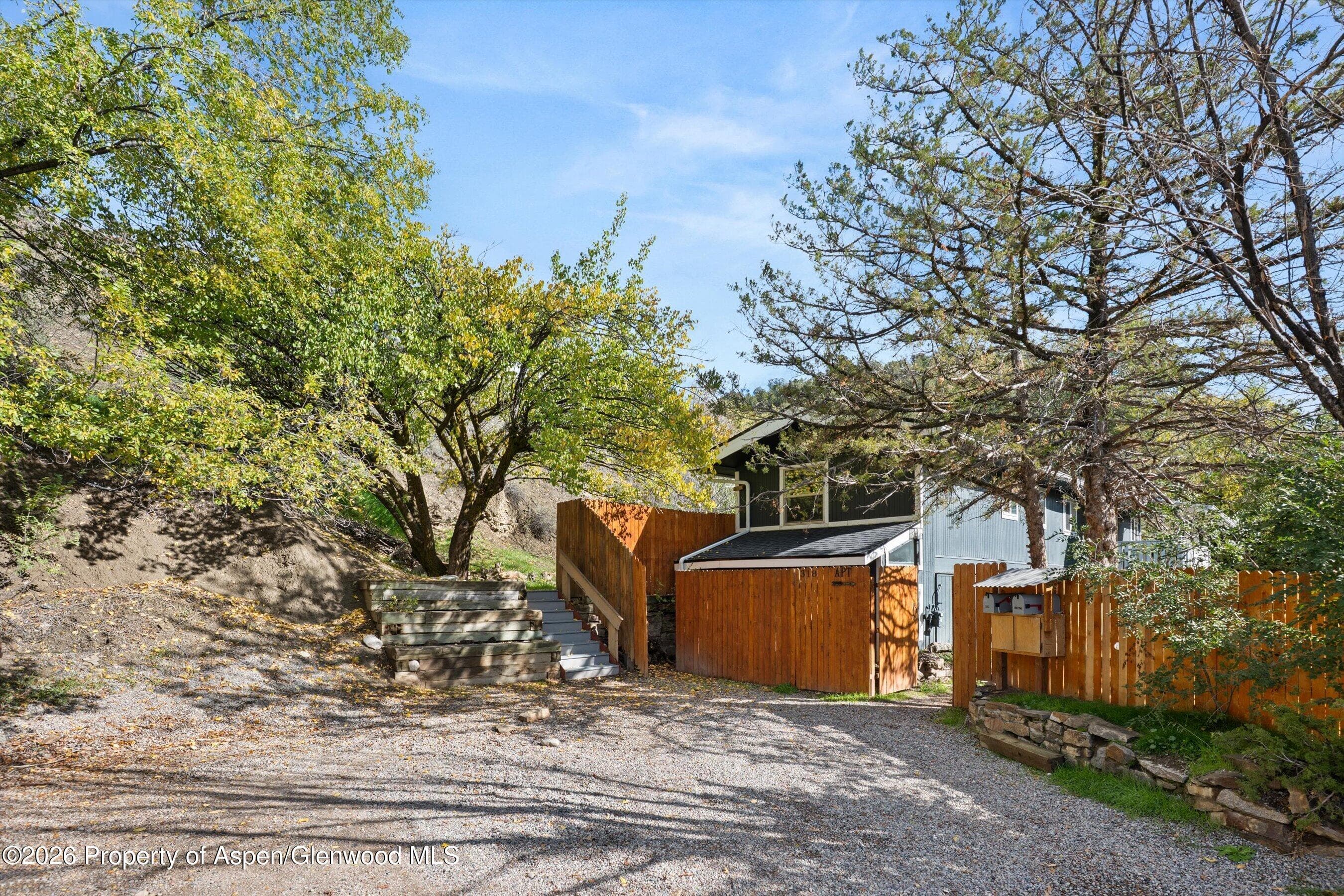 318 N B Street, New Castle, CO 81647 - Photo 3
